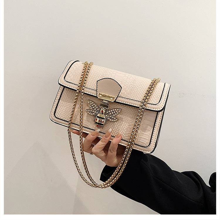 Fashionable Stylish Chain Shoulder Trendy Retro Messenger Bag